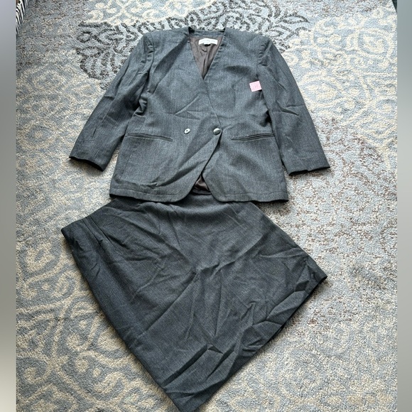 Vintage Jones New York Wool Blazer & Skirt Set Gray 14 - Picture 1 of 16